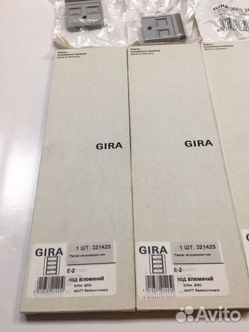 Рамка 4-постовая Gira E2 алюминий 021425 Рамка 4-постовая Gira E2 алюминий 021425