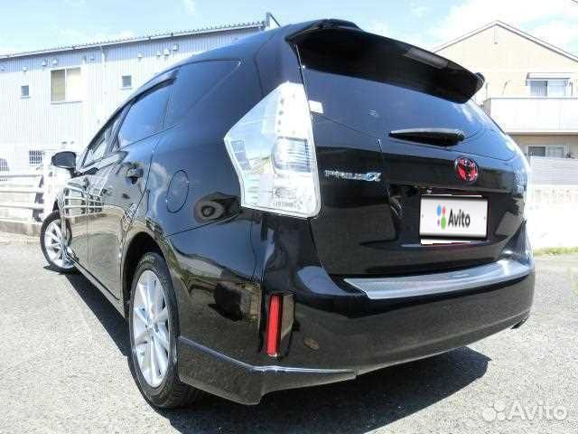Toyota Prius Alpha 1.8 CVT, 2014, 113 000 км Toyota Prius Alpha 1.8 CVT, 2014, 113 000 км