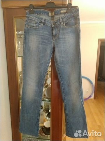 Джинсы женские Guess Джинсы женские Guess