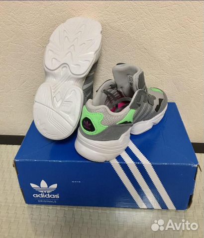 Кроссовки детские adidas р. 29 Кроссовки детские adidas р. 29