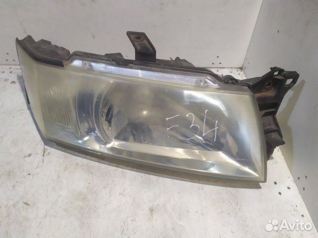 Фара правая Mitsubishi Chariot Grandis N84W Фара правая Mitsubishi Chariot Grandis N84W