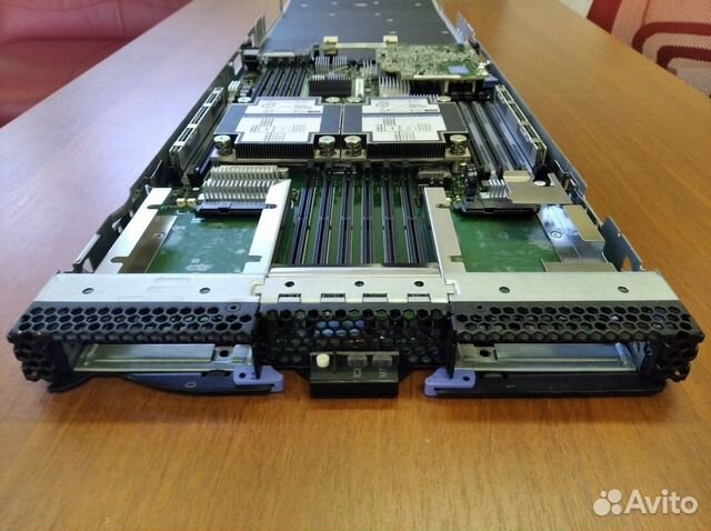 Лезвия IBM BladeCenter HS23