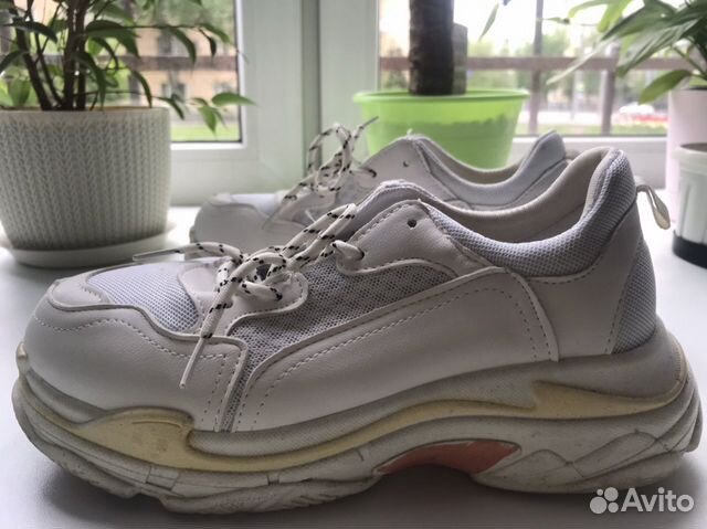 Кроссовки женские