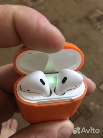 Беспроводные наушники AirPods 1 Беспроводные наушники AirPods 1