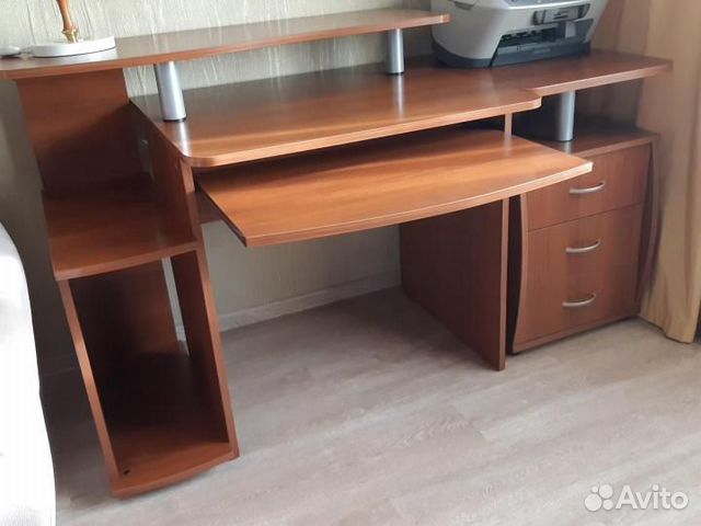 Компьютерный стол с тумбой