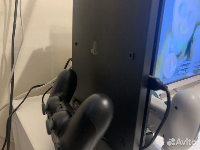 Продам PS4 Pro 1T