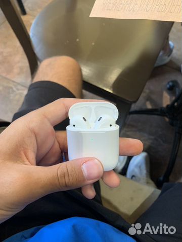 AirPods AirPods