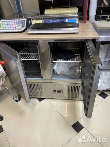 Стол холодильный Стол холодильный