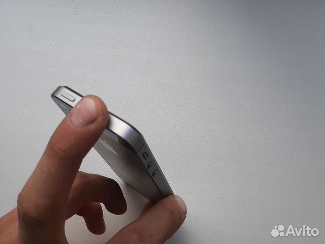 Телефон iPhone 5s Телефон iPhone 5s