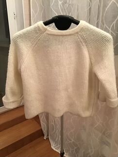 Вязанный свитер молочного цвета