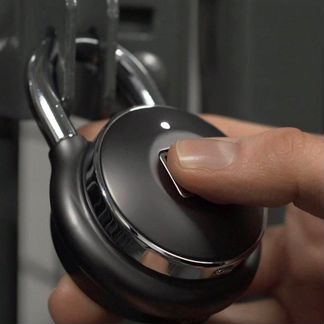 Tapplock one - умный навесной биометрический замок
