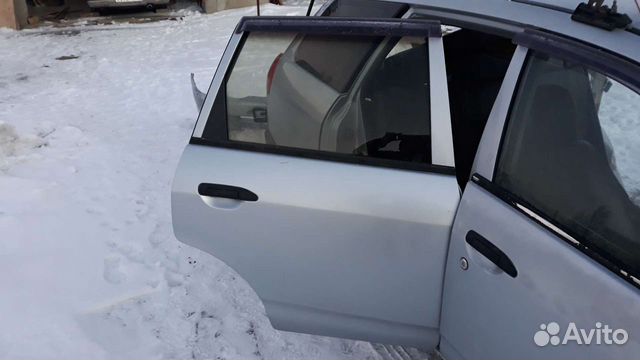 Дверь правая nissan ad y11