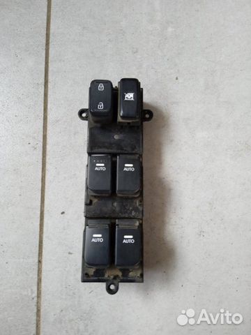 Кнопка стеклоподъемника передняя левая Kia Optima