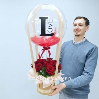 Розы в коробке с шаром Red love