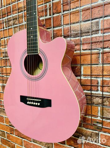 Гитара розовая + аксессуар