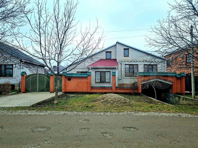 Дом 244 м² на участке 6 сот.