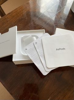 Airpods (2-го поколения) с зарядным футляром