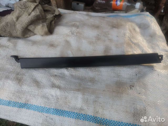 Планка под правую переднюю фару на Мерседес w140