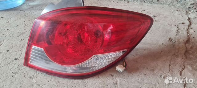 Фонарь задний правый chevrolet cruze J300