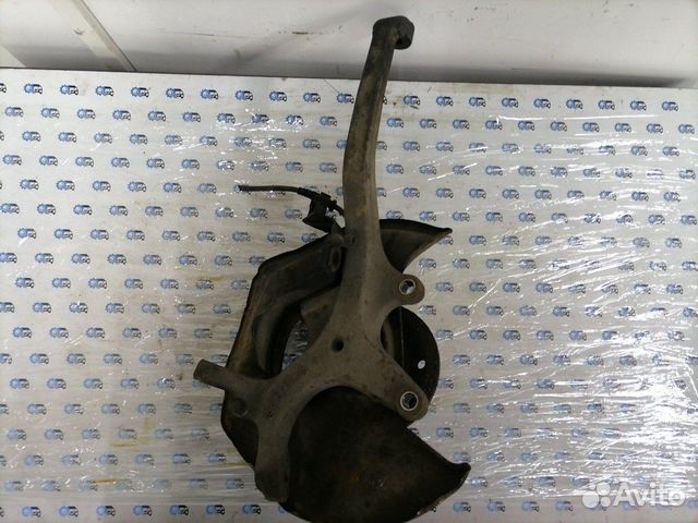 Кулак поворотный передний левый Mercedes W210