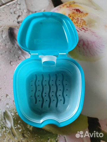 Коробка для хранения зубных протезов