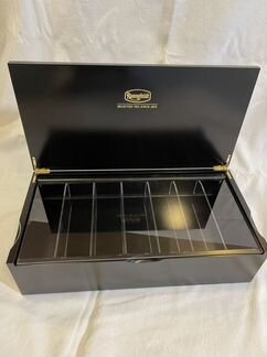 Деревянная шкатулка