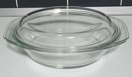 Жаропрочная кастрюля