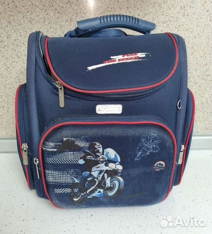 Рюкзак школьный