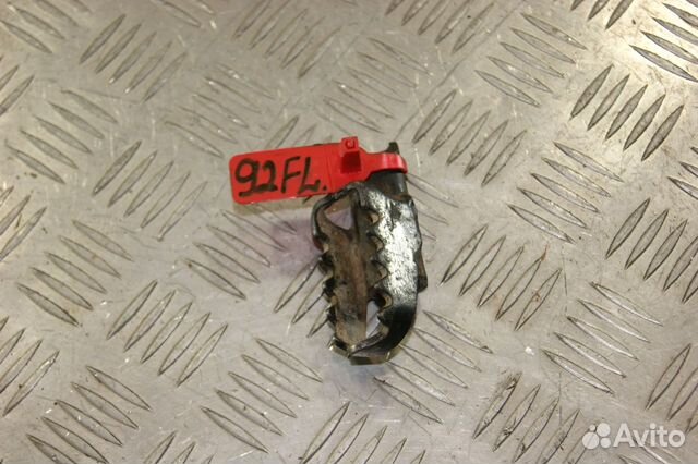 Подножка водителя левая Suzuki TS 50