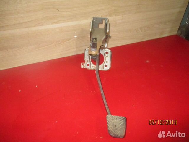 Педаль тормоза Hyundai Santa Fe (SM) / Santa Fe