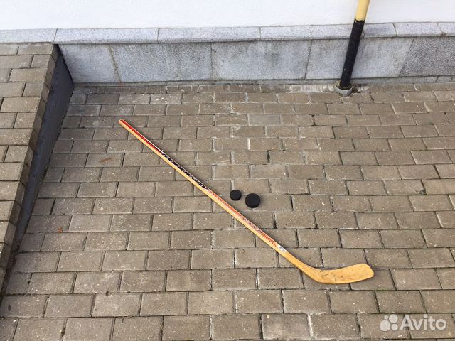 Клюшка хоккейная Norway Leader L и шайбы