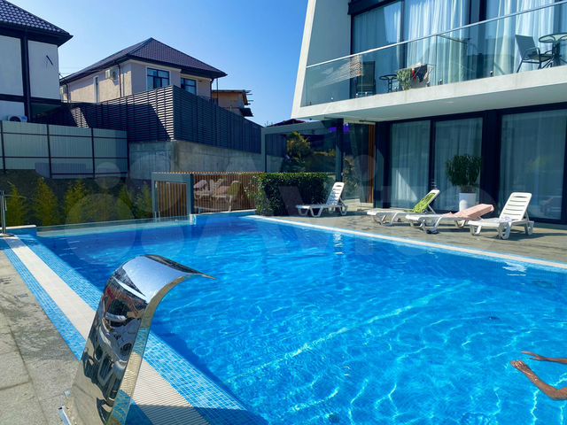 2-к. квартира, 43 м², 3/3 эт.