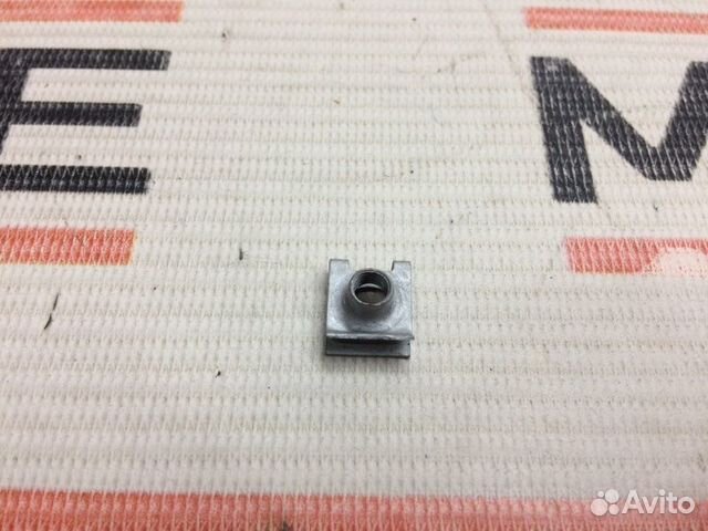 Клипса панели приборов Volkswagen Touareg 7L