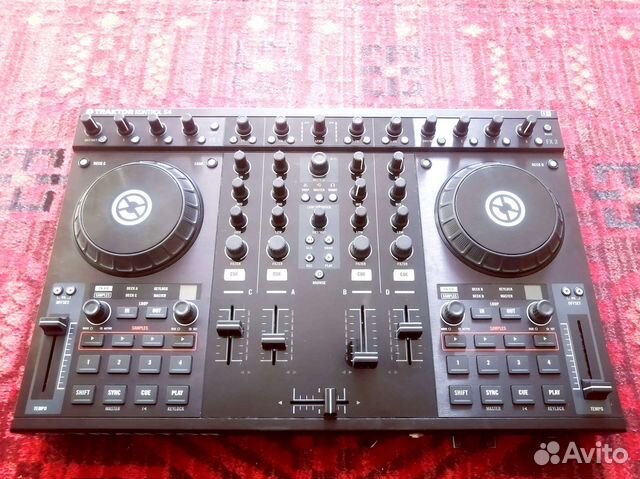 Dj контроллер Traktor kontrol s4 mk1