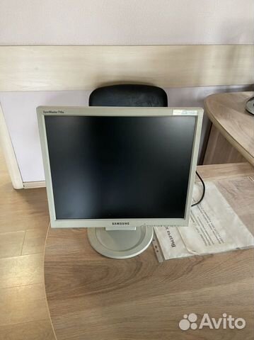 Монитор Samsung