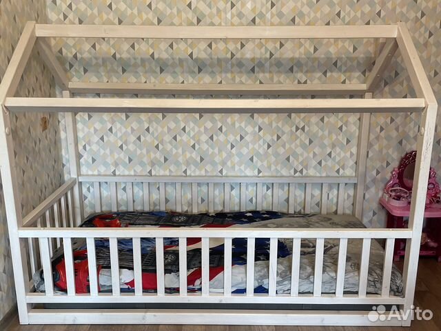Детская кровать домик