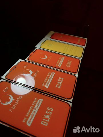 Защитное стекло на iPhone