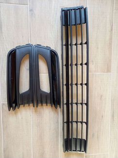 Volkswagen polo sedan решетка бампера