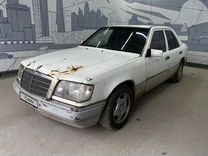 Как снять обшивку задней двери на w124