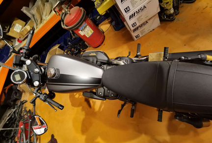 Yamaha XVS 950 CR bolt