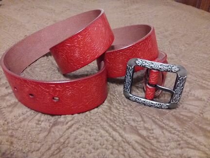 Ремни женские кожаные красный и сиреневый