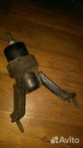 Подушка на коробку передач тринога,gracia