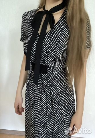 Стильное платье 44 размер