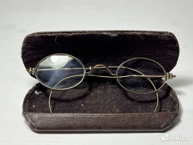 Очки старинные в футляре