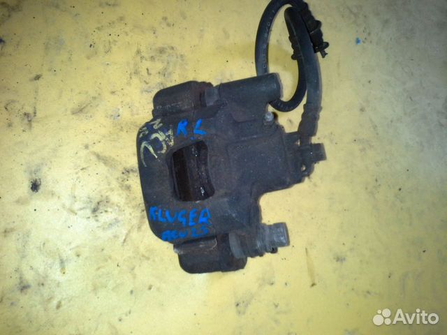 Суппорт задний левый на toyota highlander,kluger