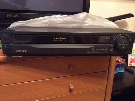 Видеомагнитофон с функцией записи Soni и samsung