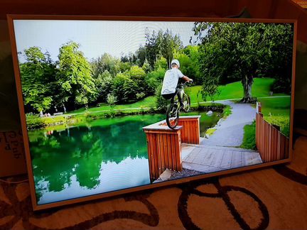 Большой Белый Smart tv Samsung, Тонкий. WiFi