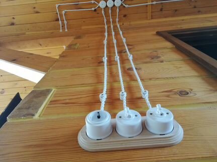 Электрик в деревянном доме