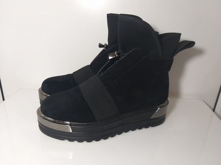 2168*(57) Ботинки фирмы Inario 36 размера