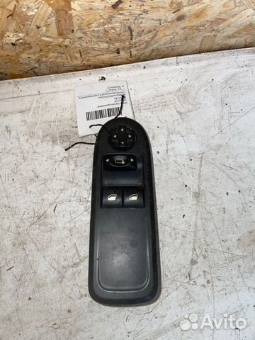 Блок управления стеклоподъемниками передний левый